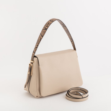 photo 1 - carpisa  photo 0